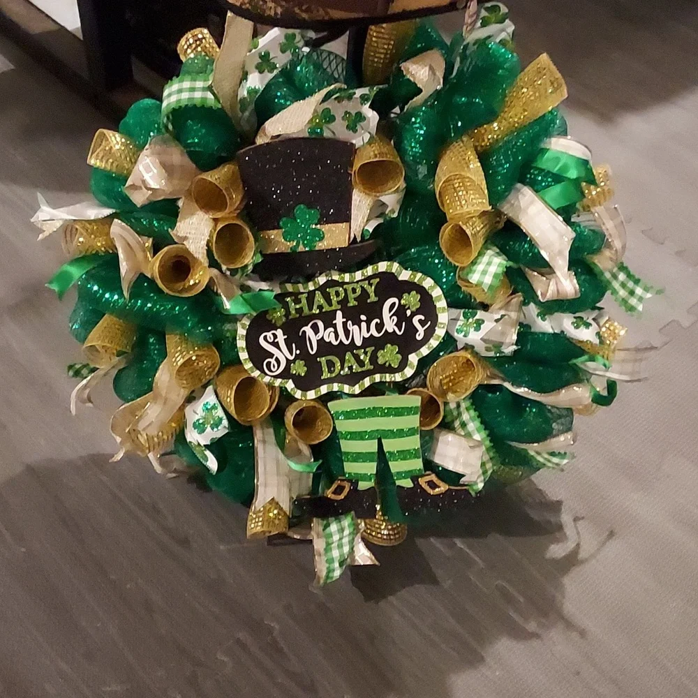 Green and Gold Decorative Wreath
